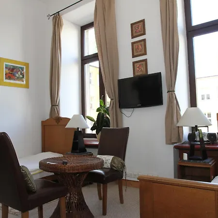 Pokoje Goscinne P.O.W. 17 Łódź Habitación foto